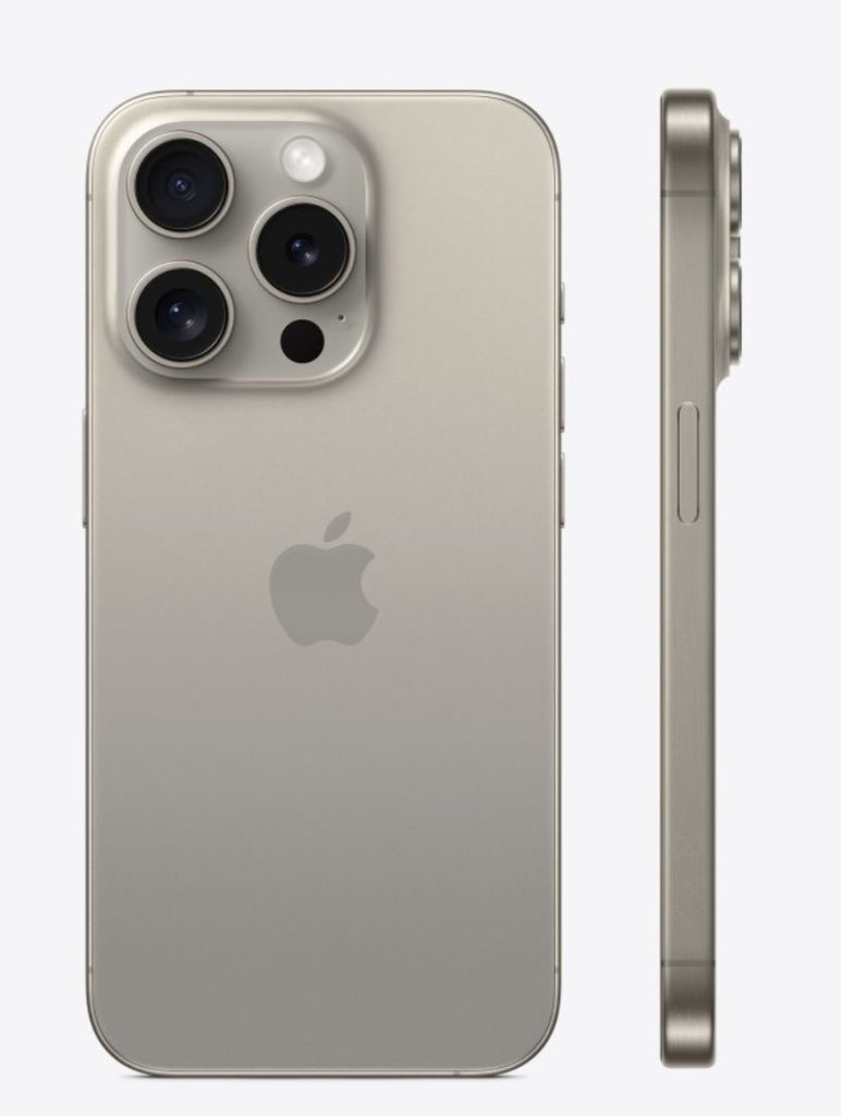 Back and Sideview of the iPhone 15 Pro Max in Titanium